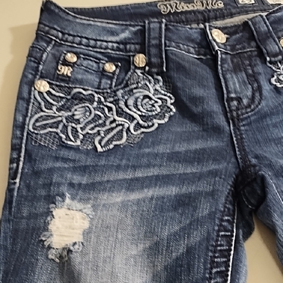 Miss Me Blue Ankle Cropped Capri Stretch Jeans with Embroidery Raw Hem - Picture 7 of 16